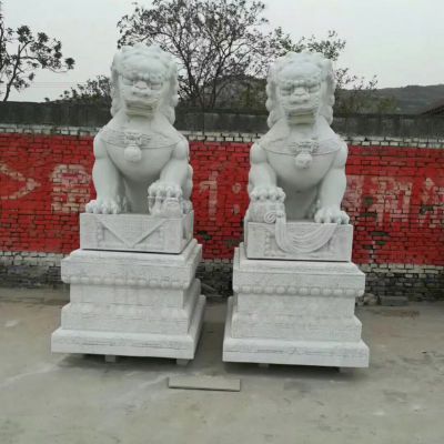 影響廣場(chǎng)石獅子雕塑報(bào)價(jià)的因素有哪些？