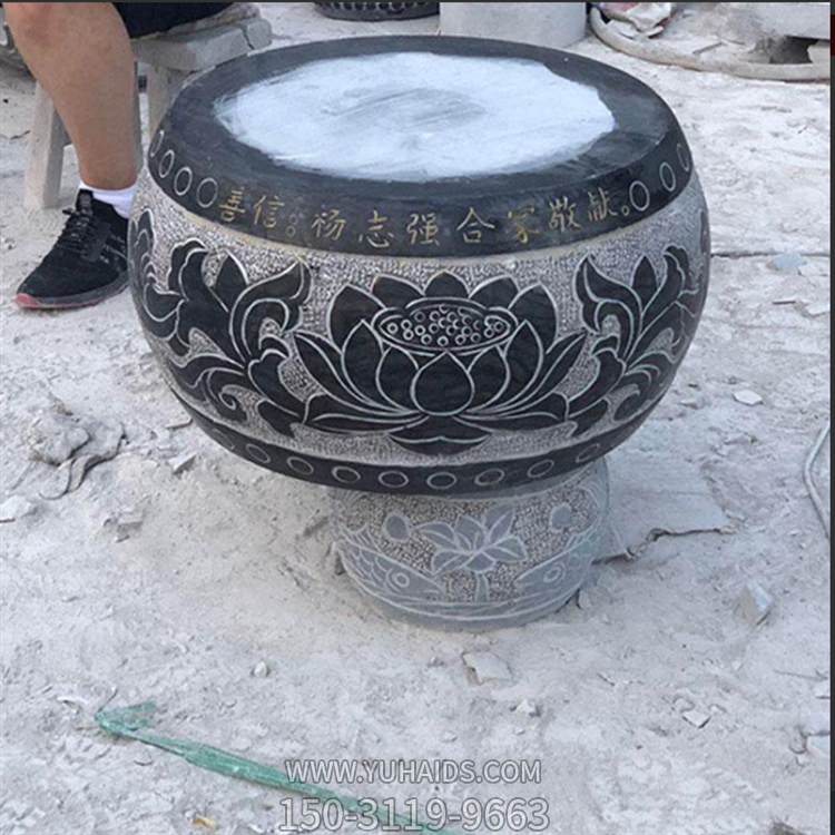 寺廟柱子石墩，柱底柱墩石雕塑