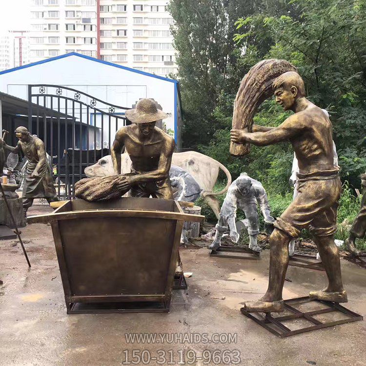 打麥子，農(nóng)村農(nóng)忙生活，人工脫麥場景雕塑