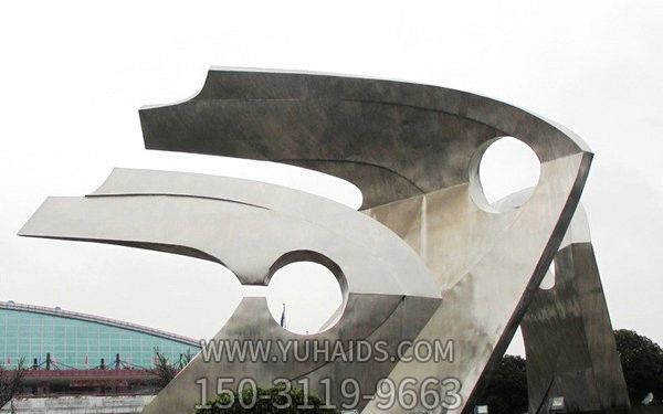 商廈兩只簡(jiǎn)約大號(hào)不銹鋼魚雕塑