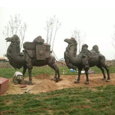 駱駝景觀，公園創(chuàng)意玻璃鋼仿銅沙漠動物