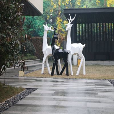 玻璃鋼塊面抽象梅花鹿，園林動物雕塑擺件