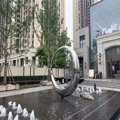 不銹鋼鏡面圓環(huán)景觀雕塑，園林水景噴泉裝飾景觀