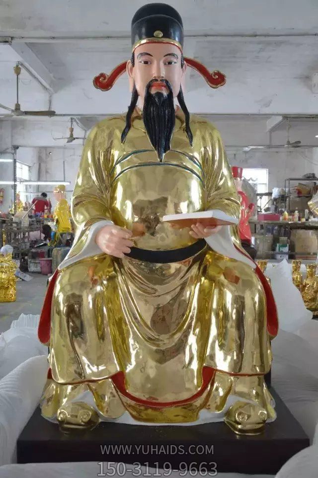 寺廟漆金玻璃鋼神佛城隍爺?shù)袼?>
                                <h2>寺廟漆金玻璃鋼神佛城隍爺?shù)袼?參數(shù)說明</h2>
                                                                        <table>
                                      <tr>
                                        <th>產(chǎn)品標題</th>
                                        <td>寺廟漆金玻璃鋼神佛城隍爺?shù)袼?/td>
                                      </tr>
                                      <tr>
                                        <th>發(fā)布時間</th>
                                        <td>2023-06-07 18:15</td>
                                      </tr>
                                      <tr>
                                        <th>價格</th>
                                        <td><span>電話咨詢</td>
                                      </tr>
                                                                              <tr>
                                          <th>制作材質</th>
                                          <td>玻璃鋼</td>
                                        </tr>
                                                                          </table>
                                <h2>寺廟漆金玻璃鋼神佛城隍爺?shù)袼?詳細說明</h2>
                                <p>玉海雕塑是一家綜合性的雕塑公司，擁有多款寺廟漆金玻璃鋼神佛城隍爺?shù)袼苣Ｐ?，可加工定制多種寺廟漆金玻璃鋼神佛城隍爺?shù)袼埽С植馁|、樣式、風格、尺寸大小等方面的調(diào)整修改定制。我們所加工制作的寺廟漆金玻璃鋼神佛城隍爺?shù)袼苜|優(yōu)價廉，遍布全國多個省市地區(qū)，想要了解更多案例圖片，請電話或微信咨詢。材質、大小、樣式等都可以按需定制，還可根據(jù)您提供給的寺廟漆金玻璃鋼神佛城隍爺?shù)袼軜訄D進行制作！如有相關需求，歡迎致電（微信同號）：<span>150-3119-9663</span></p>
                                                                <div   class=