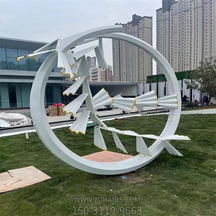 小區(qū)草地?cái)[放不銹鋼創(chuàng)意圓環(huán)園林景觀(guān)雕塑