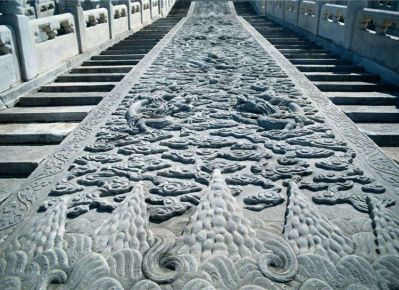 寺廟臺(tái)階大型石浮雕，祥云、龍石刻浮雕