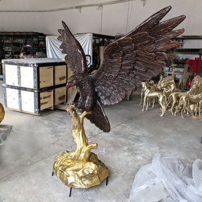 鑄銅老鷹雕塑，大鵬展翅景觀