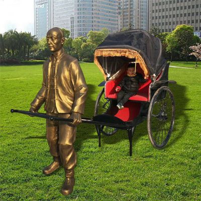 拉黃包車，玻璃鋼仿銅民俗生活人物雕塑