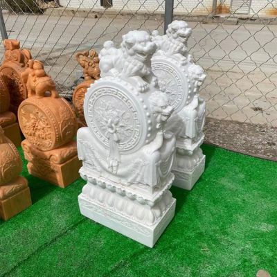 大理石獅子抱鼓石門墩，漢白玉、晚霞紅等石材雕刻
