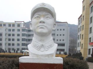 雷鋒精神不滅 永遠(yuǎn)值得弘揚(yáng)